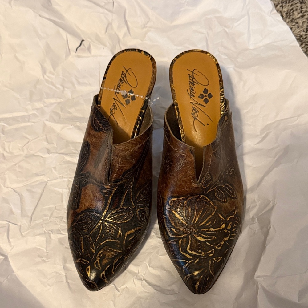 Patricia Nash Brown Embossed Floral Leather Mule